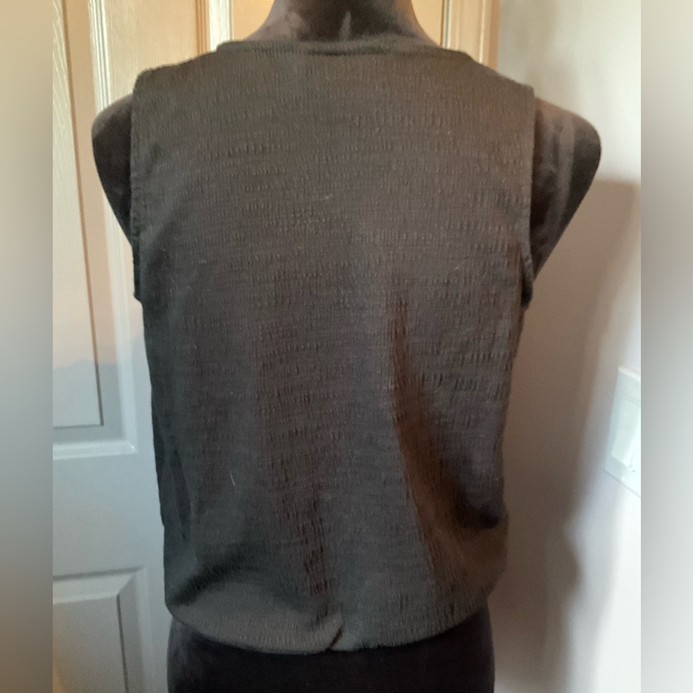 Universal Thread XS black front wrap and tie tank - Picture 2 of 6